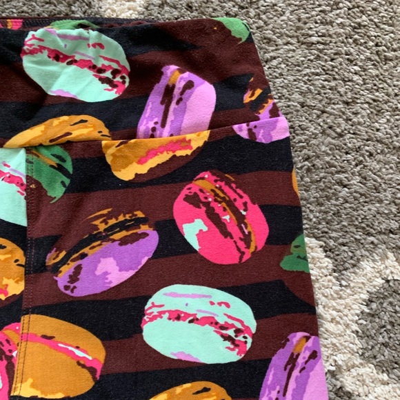 one size lularoe macaron leggings - Picture 2 of 3